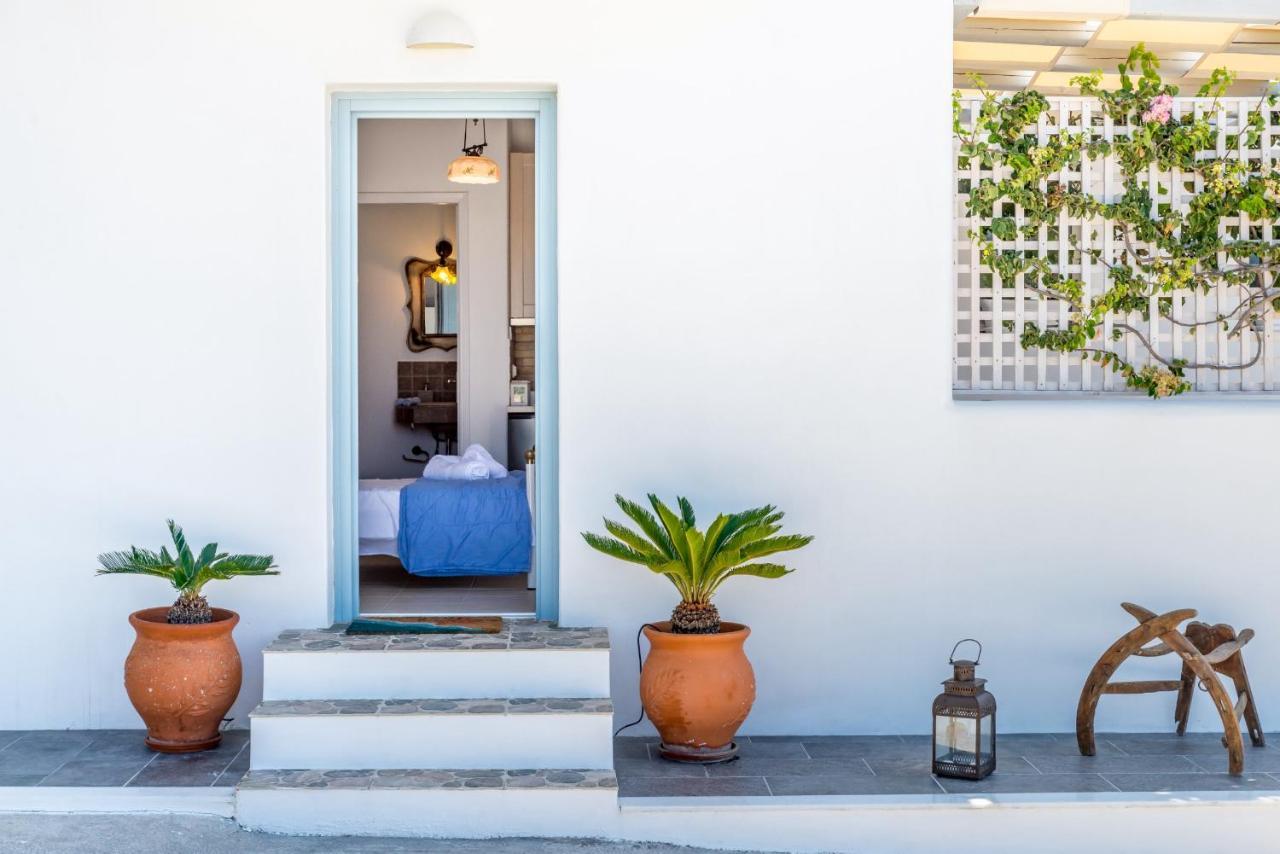 אדאמאס Kristen'S Studio & Apartments מראה חיצוני תמונה