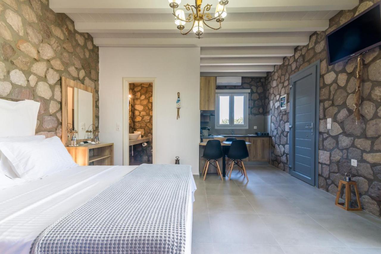 אדאמאס Kristen'S Studio & Apartments מראה חיצוני תמונה