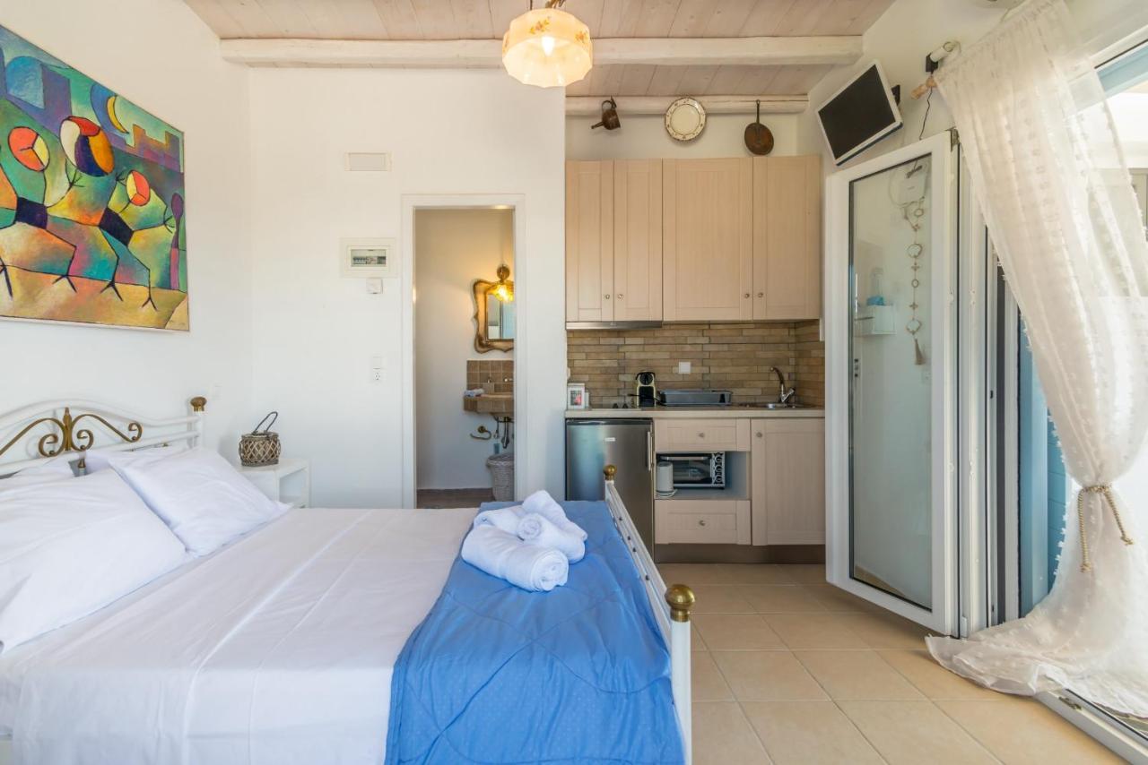 אדאמאס Kristen'S Studio & Apartments מראה חיצוני תמונה