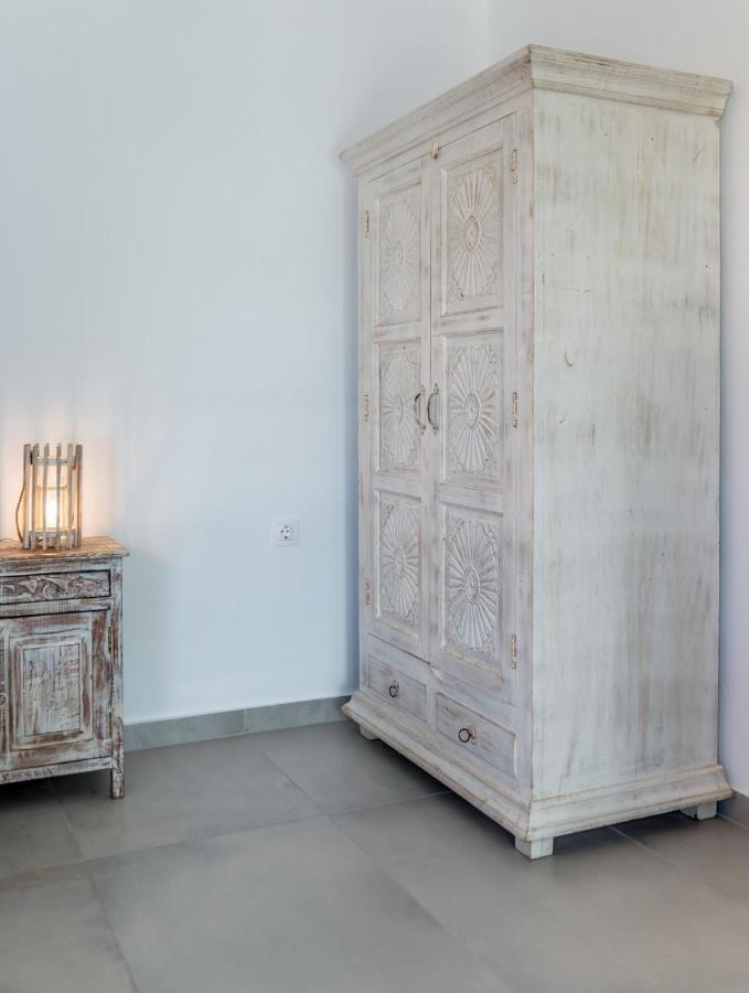 אדאמאס Kristen'S Studio & Apartments מראה חיצוני תמונה