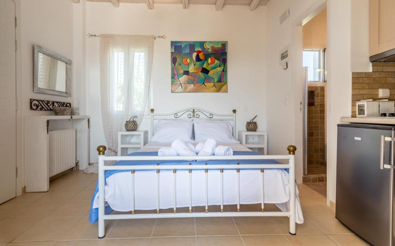 אדאמאס Kristen'S Studio & Apartments מראה חיצוני תמונה