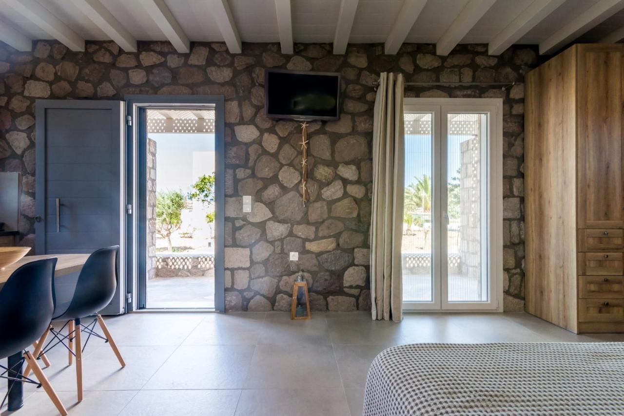 אדאמאס Kristen'S Studio & Apartments מראה חיצוני תמונה